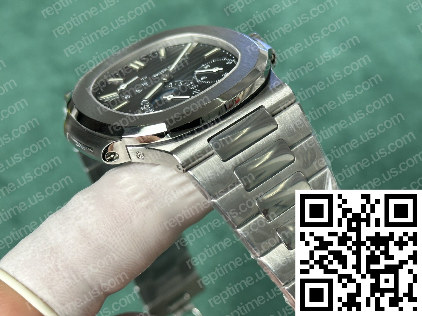 Patek Philippe Nautilus 5712/1A-001 V2 Blue Dial - Image 5