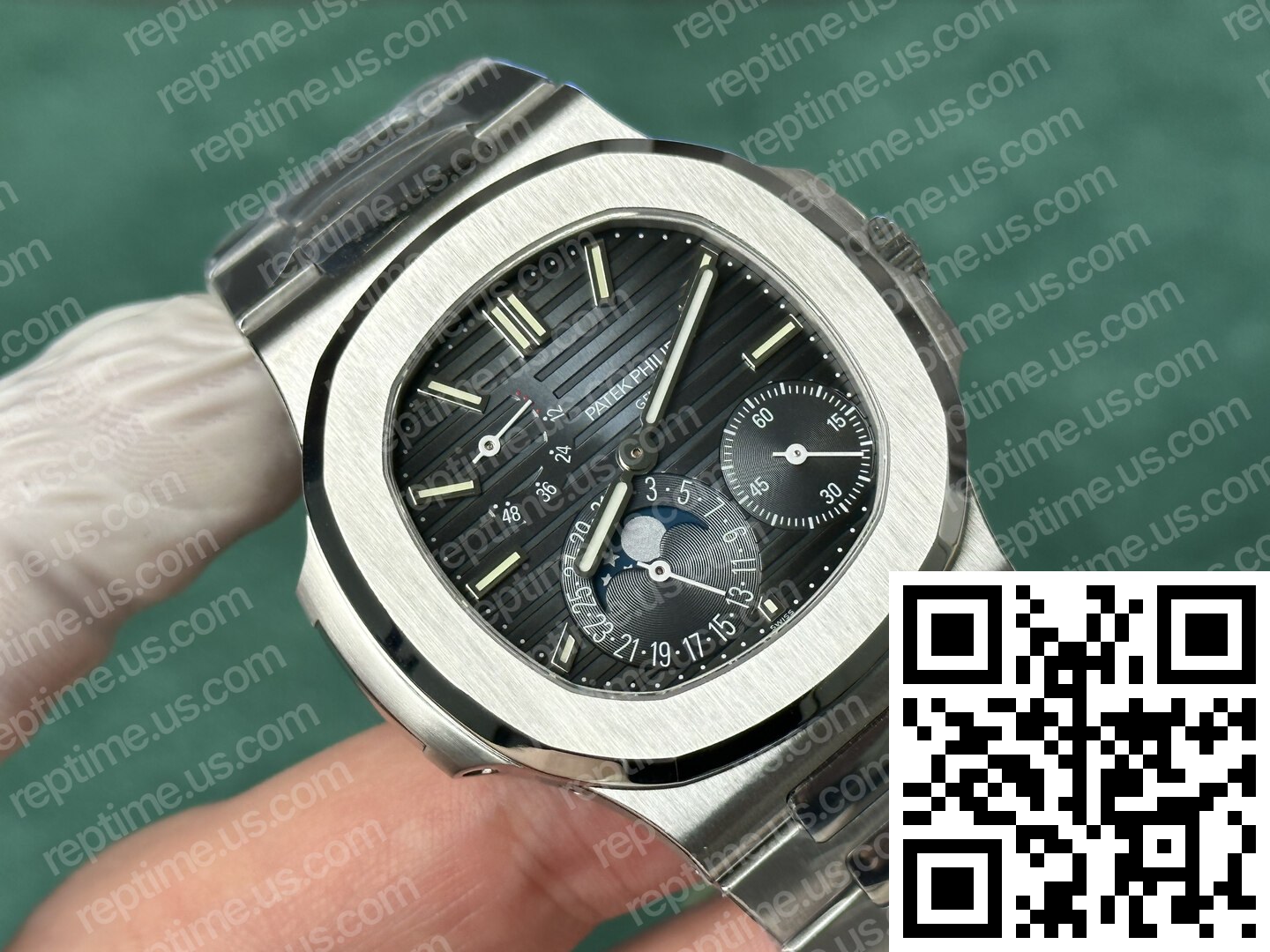 Patek Philippe Nautilus 5712/1A-001 V2 Blue Dial - Image 3