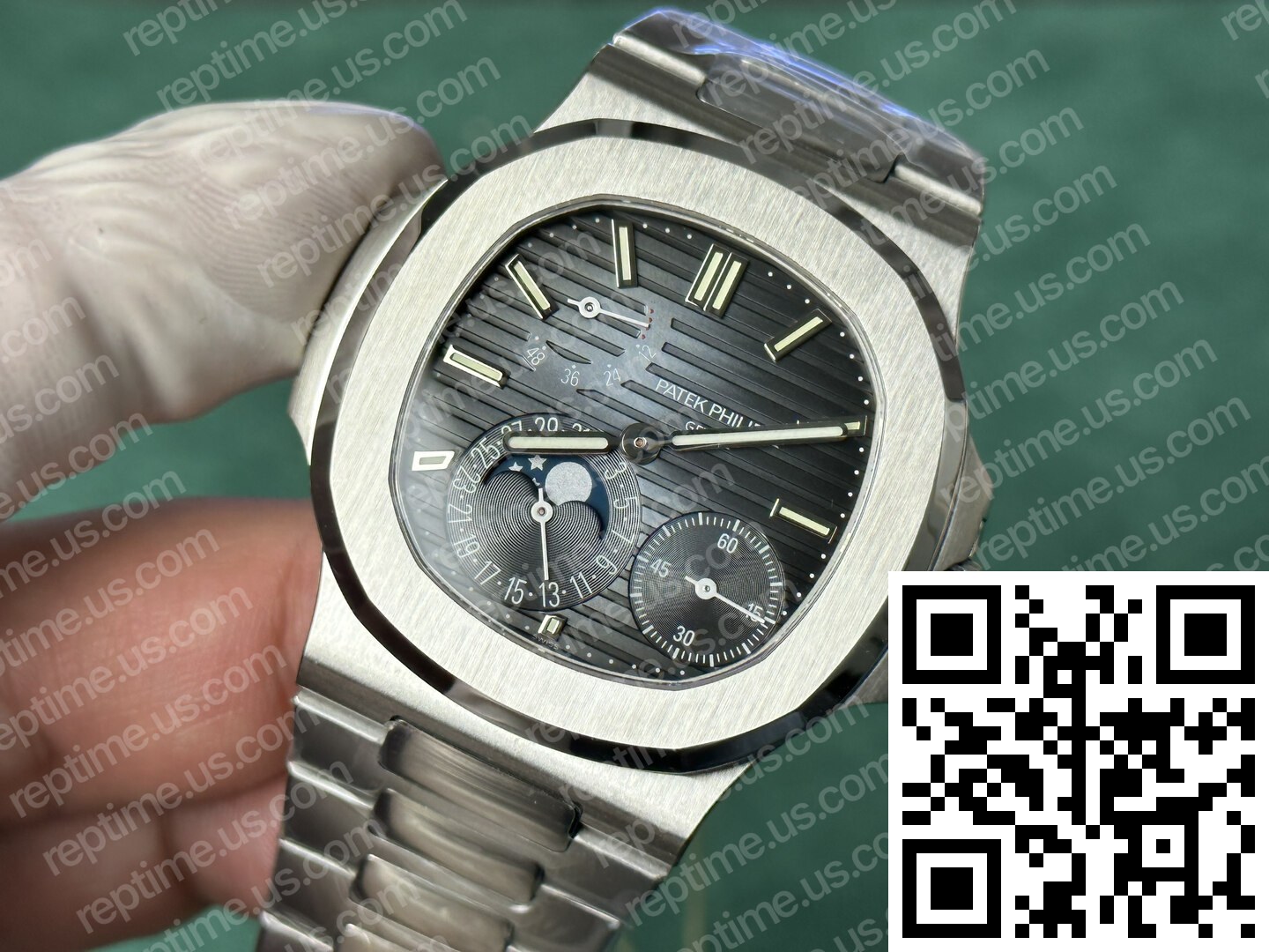 Patek Philippe Nautilus 5712/1A-001 V2 Blue Dial - Image 2