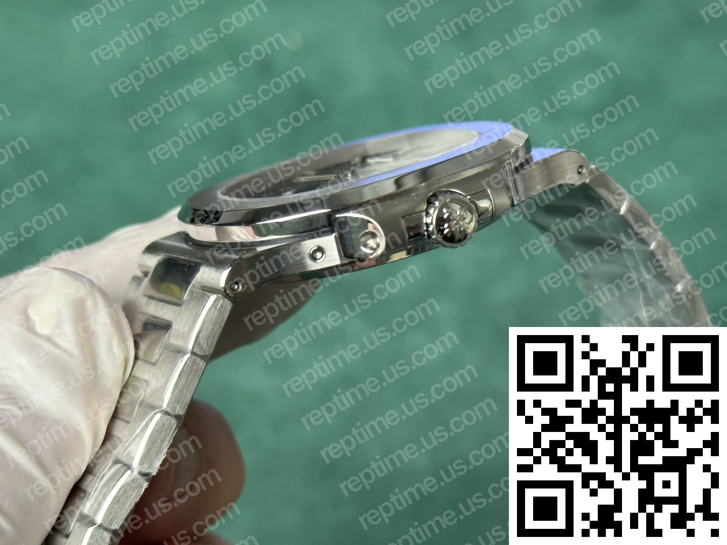 Patek Philippe Nautilus 5712/1A-001 V2 Blue Dial - Image 4