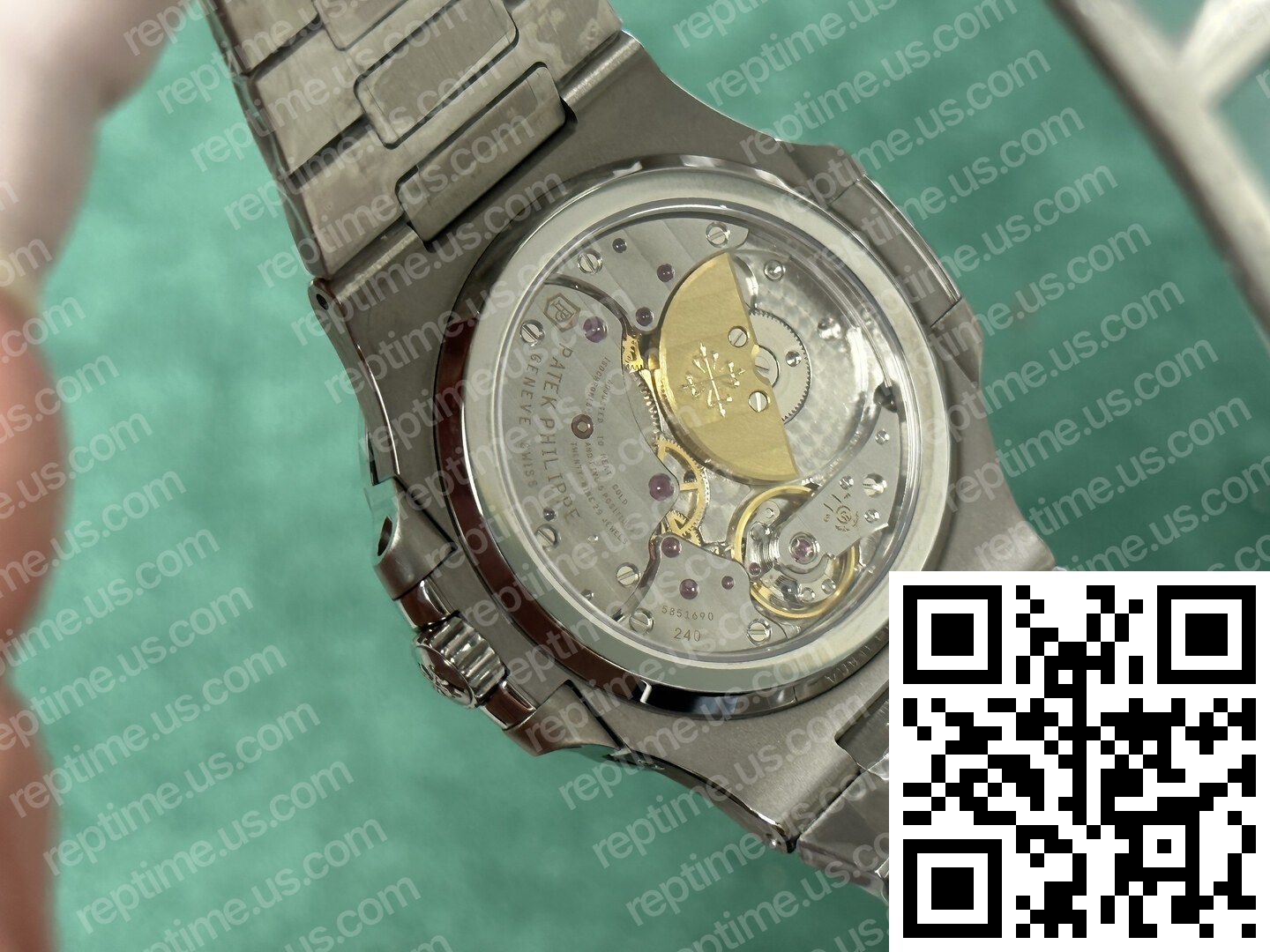Patek Philippe Nautilus 5712/1A-001 V2 Blue Dial - Image 7